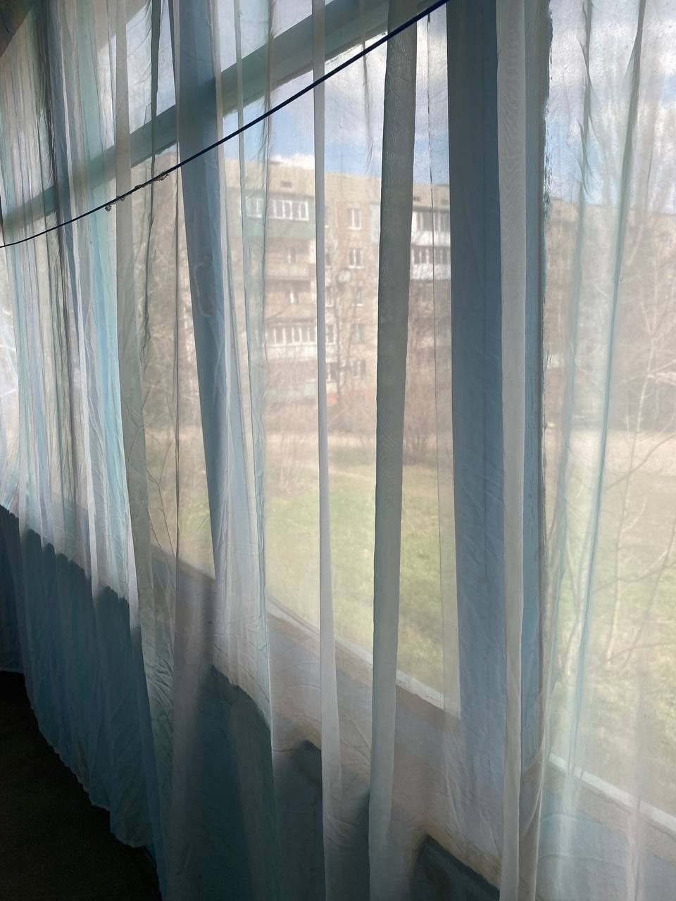 Продам двухкомнатную чешку 1/5, (цоколь очень высокий), МПО водонагревательный бак, Балкон 6 м (застеклён ) Санузел раздельный, Комнаты не проходные Централизованное отопление Не угловая Солнечная сторона Р-н СШ №6 Рядом магазины, дет.садики, аптеки,школа Цена с оформлением 1 850 000₽ Телефон +79592624226...