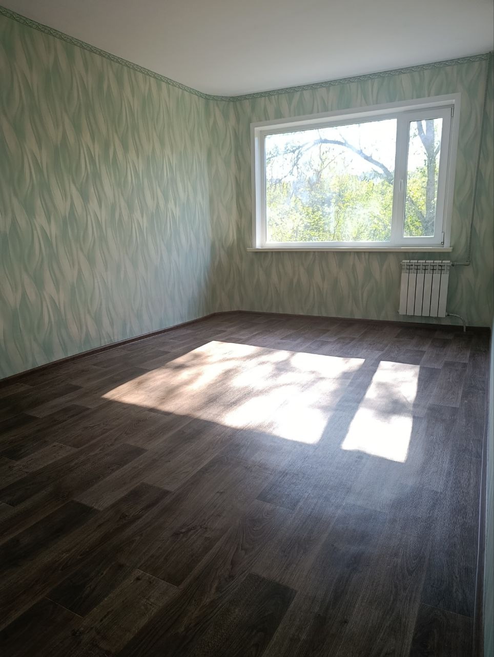 Продается 3-х комнатная квартира, кв. Гагарина, 4/5 эт. дома. Цена 6 380 000 руб. Общ. пл. 72 кв.м., кухня 5 кв.м. Окна и балконая дверь м/пл., новые радиаторы отопления, трубы м/пл., пол линолеум, бойлер. Рядом остановка транспорта, рынок, магазин, школа, д/ сад. Состояние жилое. . Тел.: +79591058700 Елена...